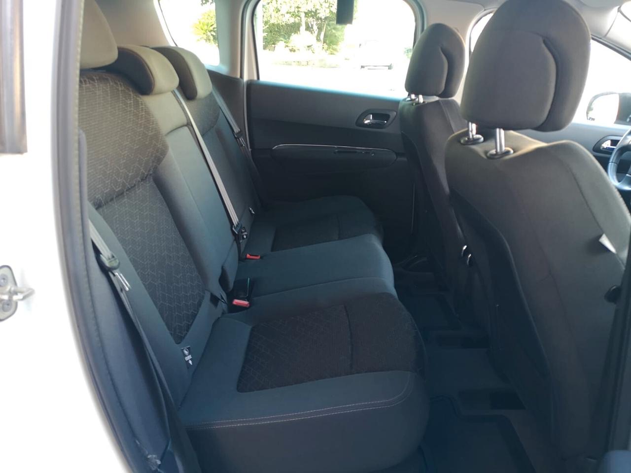 PEUGEOT 3008 1.6 HDi 115 CV Active 2015