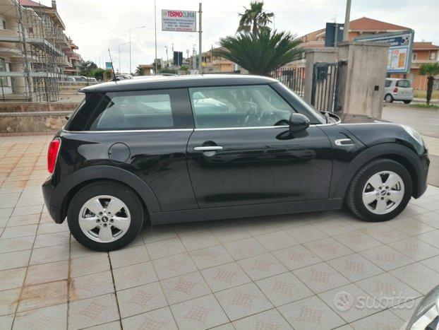 MINI 1.5 COOPER D BUSINESS cambio automatico