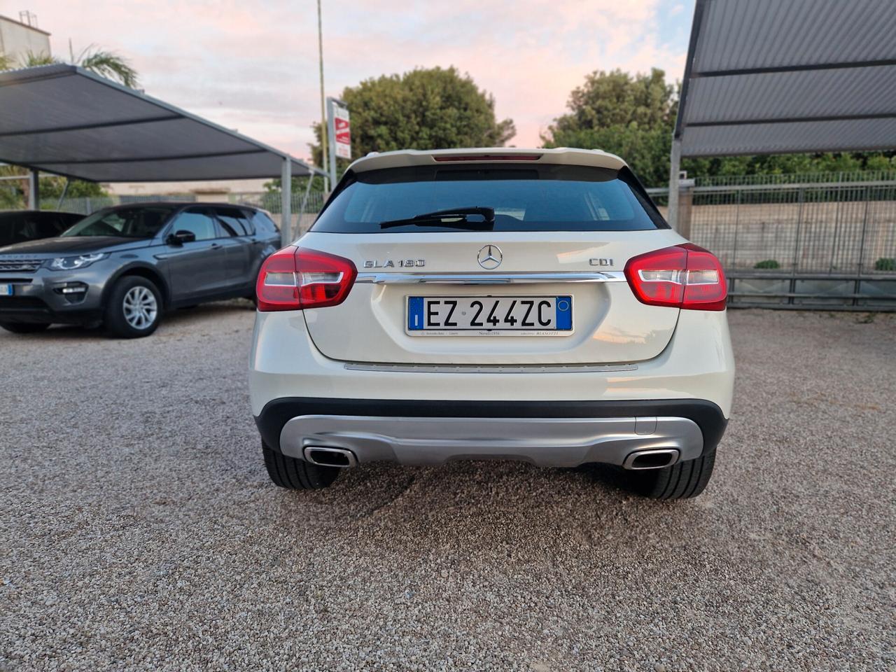 Mercedes-benz GLA 180 d Premium