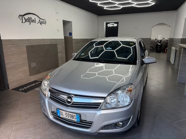 Opel Astra GTC 1.7 CDTI 125CV 3 porte Cosmo