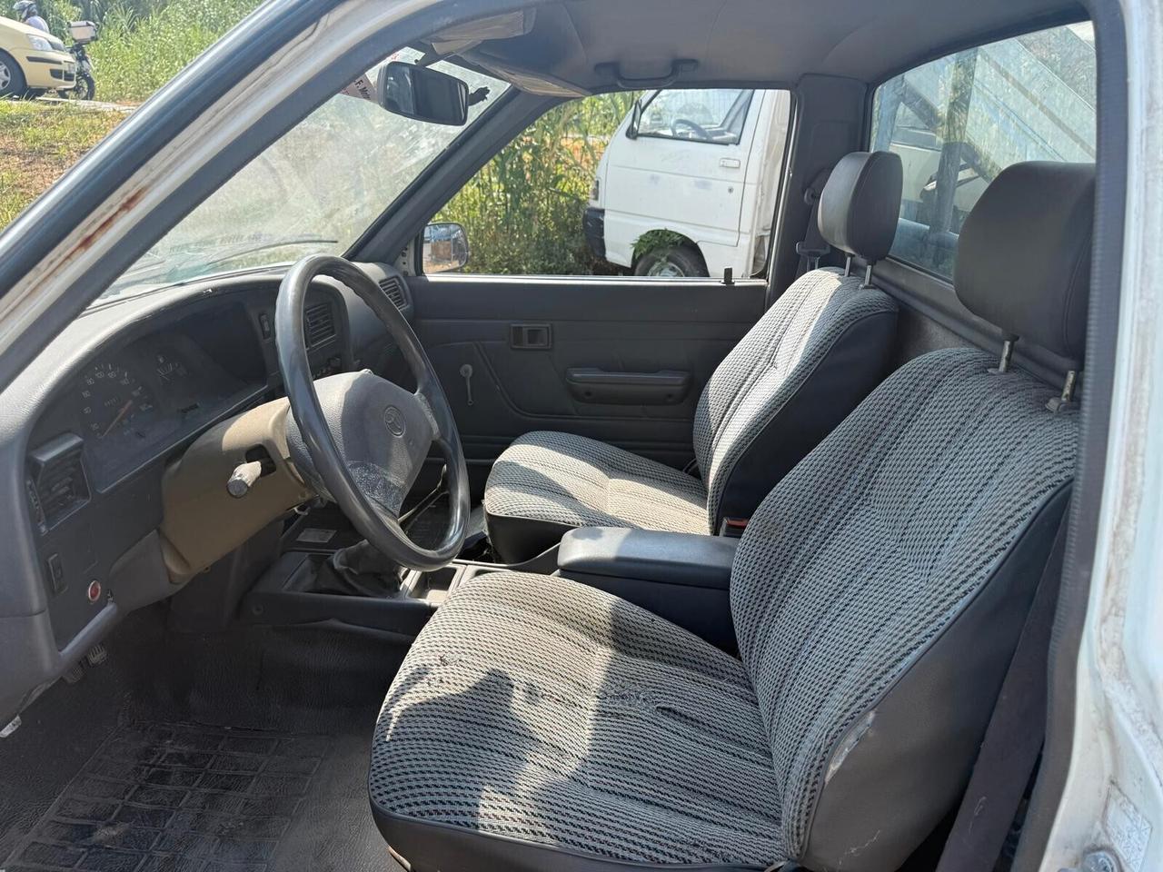 Toyota Hilux 2.4 diesel Pick-up