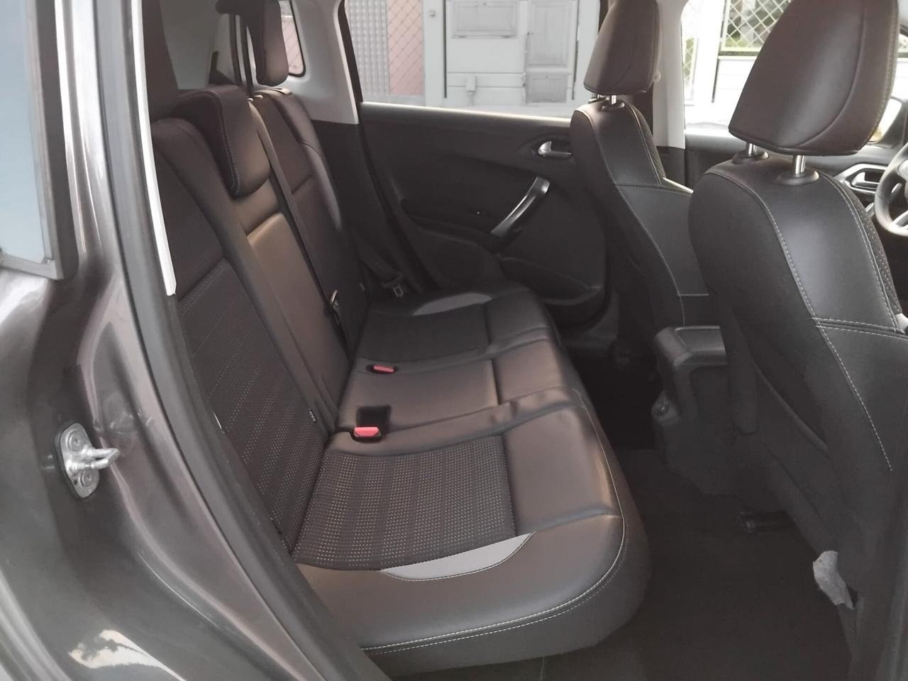 Peugeot 2008 1.6 Blue-HDi 120 cv Allure my 17