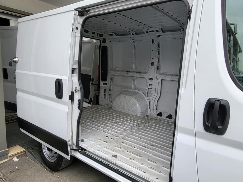 FIAT DUCATO 30 2.3 MJET 120CV AUTOCARRO CON 3 POSTI ANTERIORI ANNO 09/2020 KM 42000