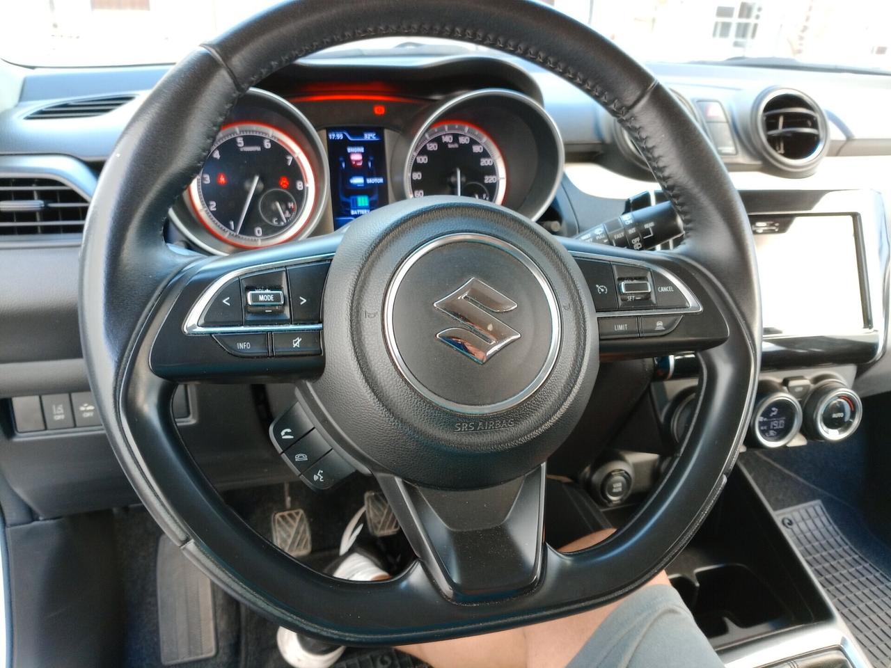 Suzuki Swift 1.2 Hybrid Top