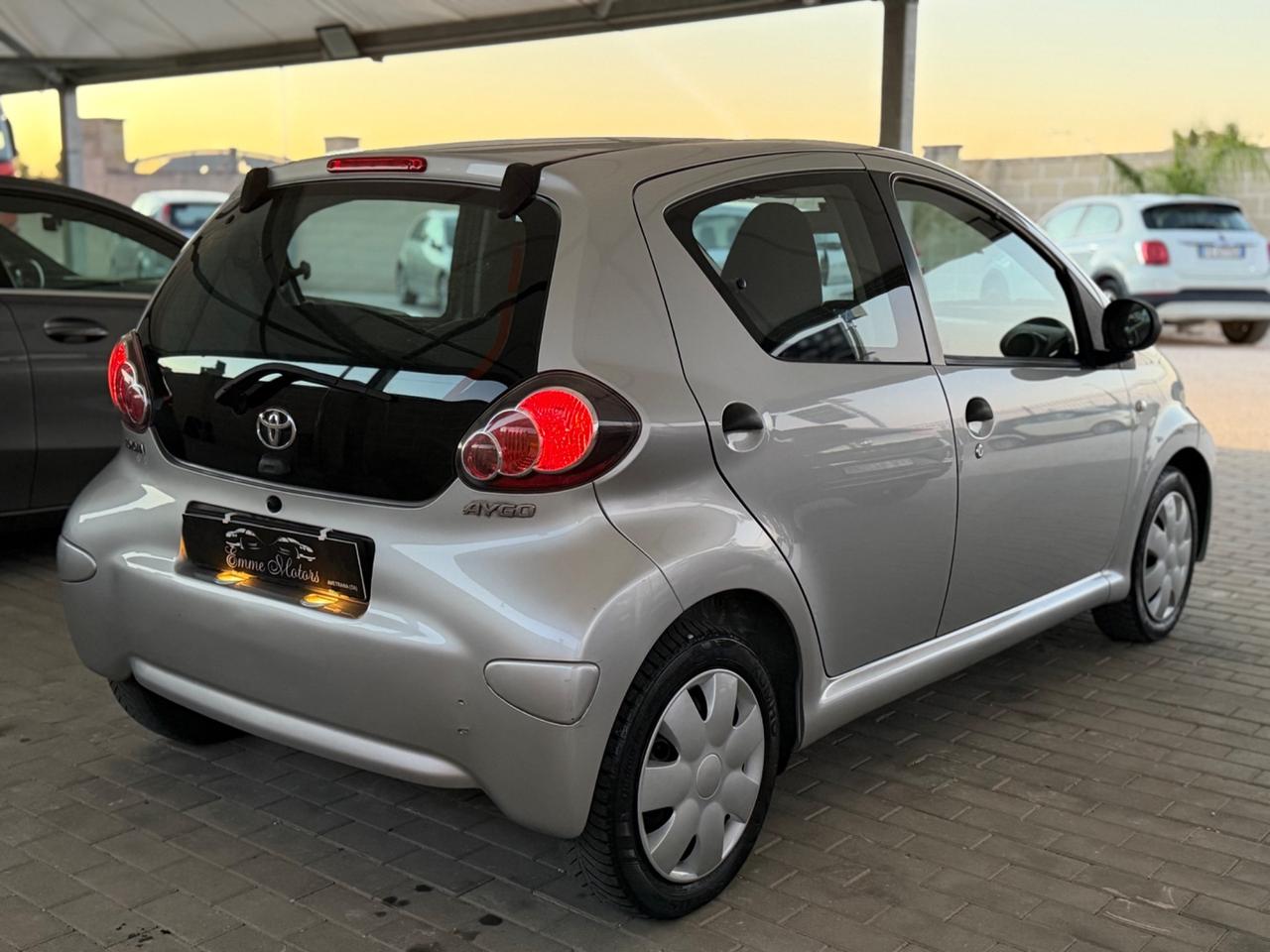 Toyota Aygo 1.0 12V VVT-i 5 porte Active Connect