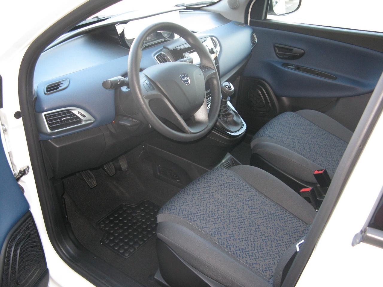 Lancia Ypsilon 1.0 FireFly 5 porte S&S Hybrid Oro