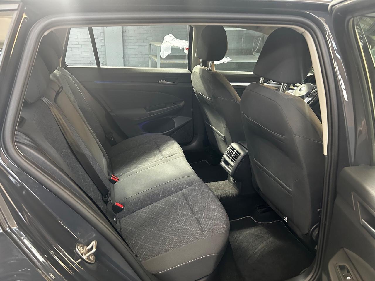 Volkswagen Golf variant 2.0 TDI 115 CV SCR Life Neopatentati