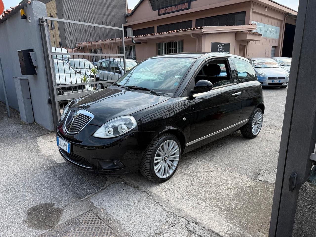 Lancia Ypsilon 1.3 MJT DIVA POCHI KM