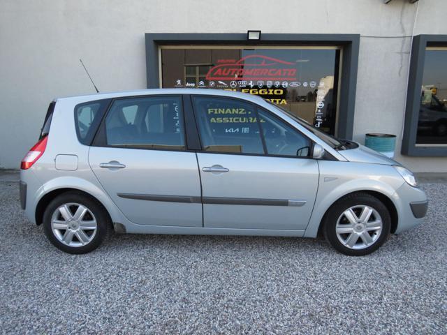 RENAULT Scenic 1.6 16V Confort Dynamique