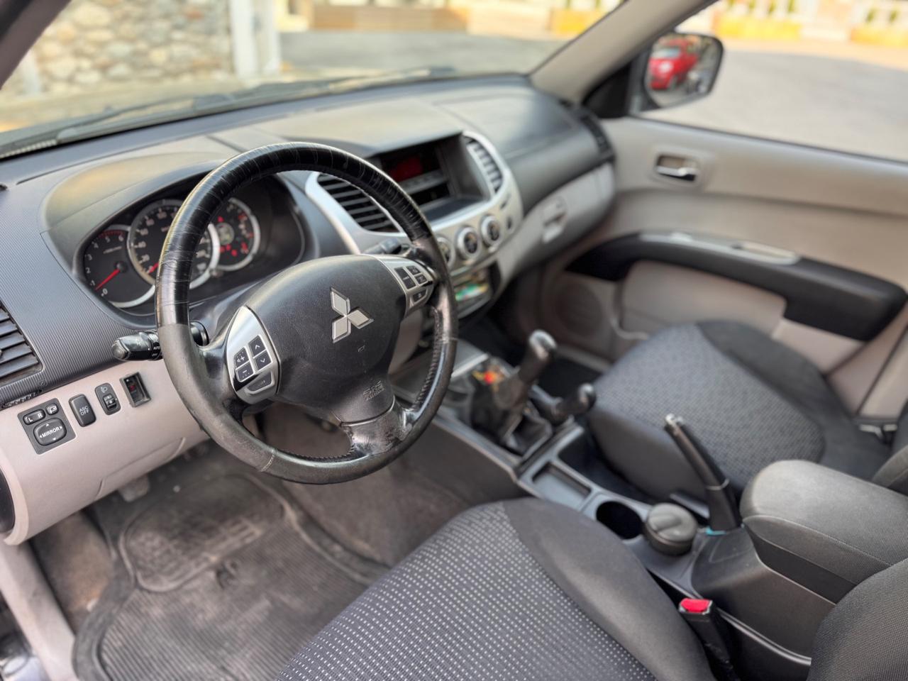 Mitsubishi L200 2.5 DI-D/178CV DC Intense Plus