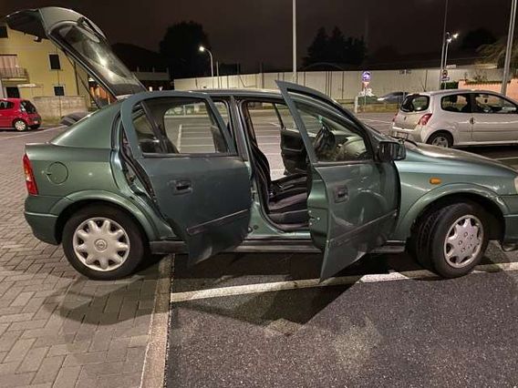 Opel Astra 1.6i 16V cat 5 porte Club