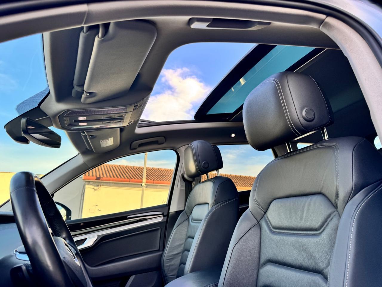 Volkswagen Touareg 3.0 V6 TDI 286 CV SCR R line open edition
