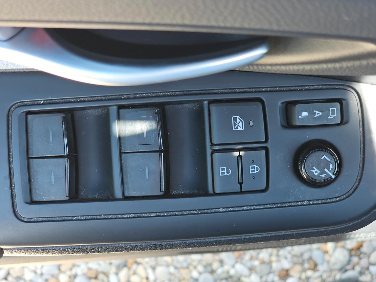 Toyota C-HR 1.8 Hybrid E-CVT Business
