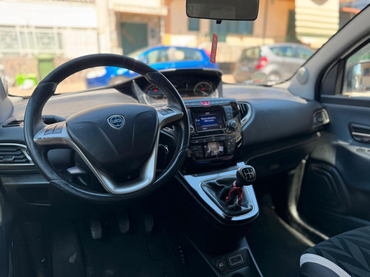 Lancia Ypsilon 1.3 MJT 95 CV Platinum