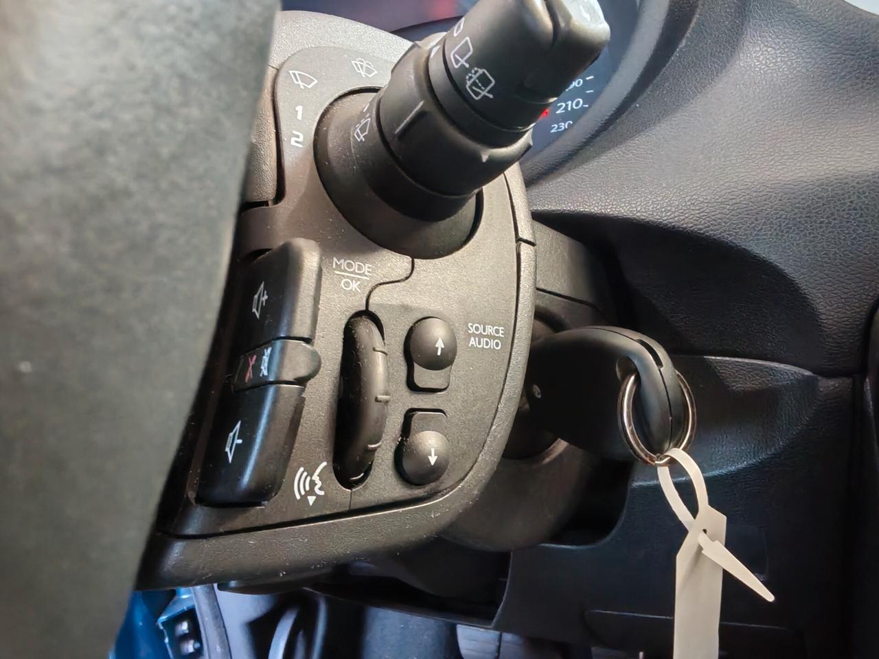 Renault Clio 1.2 16V 75 cv
