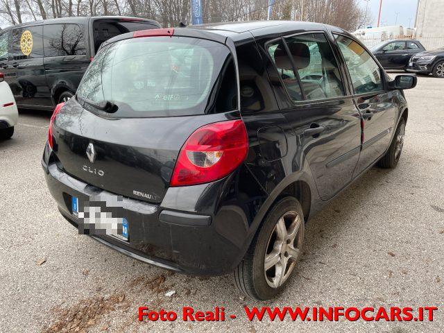 RENAULT Clio 1.2 16V 5 porte Confort