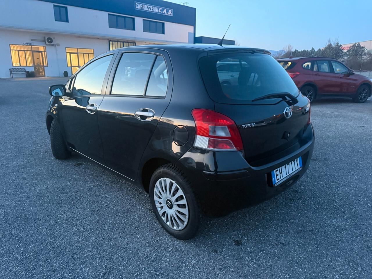 Toyota Yaris 1.0 5 porte Sol