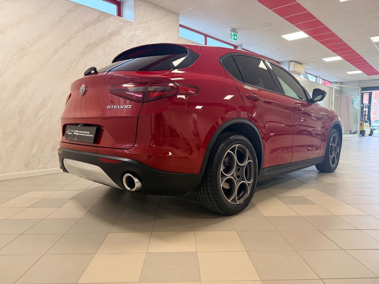Alfa Romeo Stelvio 2.2 Turbodiesel 160 CV AT8 RWD Sport-Tech