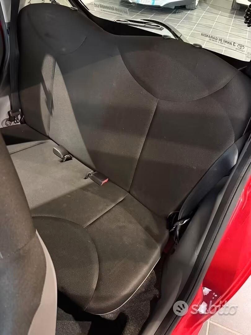 TOYOTA AYGO ROSSA - 1.0 5 PORTE - NEOPATENTATI