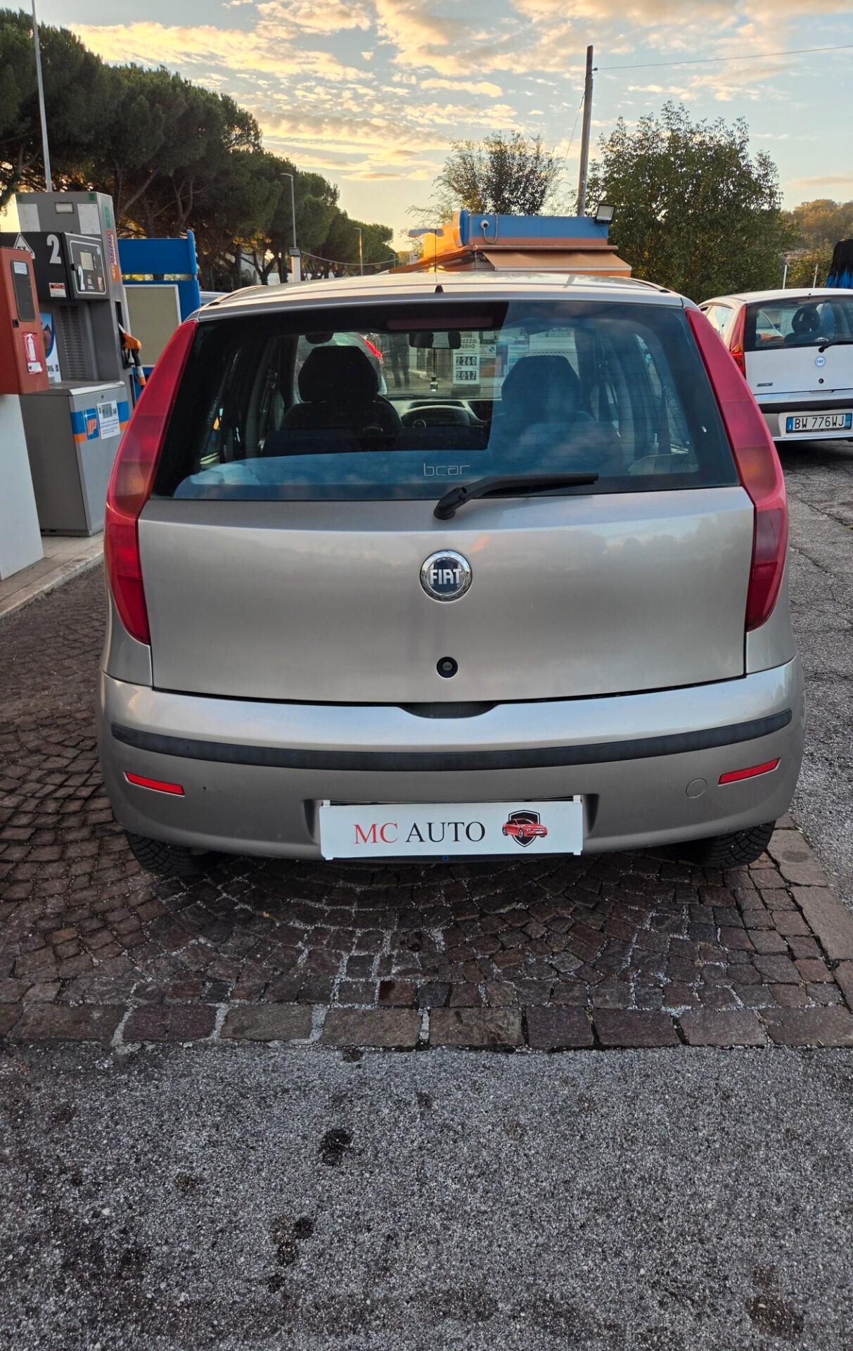 Fiat Punto 1.3mtj 5p anno 2003 con 342.000km Neopatentati ok