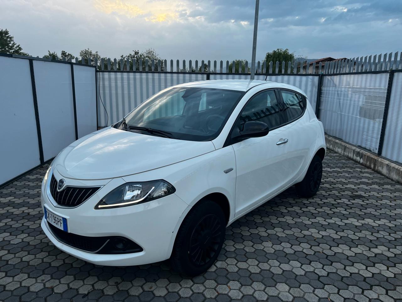 Lancia Ypsilon 0.9 TwinAir 5 porte Metano Ecochic Gold