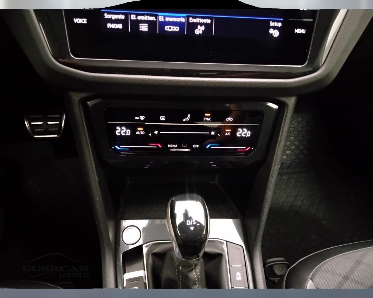 VOLKSWAGEN Tiguan II 2021 - Tiguan 2.0 tdi R-Line 150cv dsg