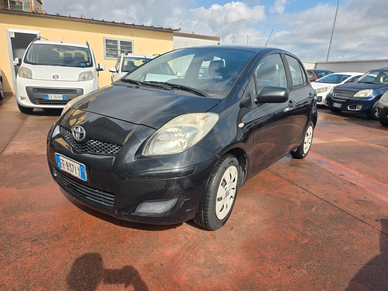 Toyota Yaris 1.0 5 porte Sol
