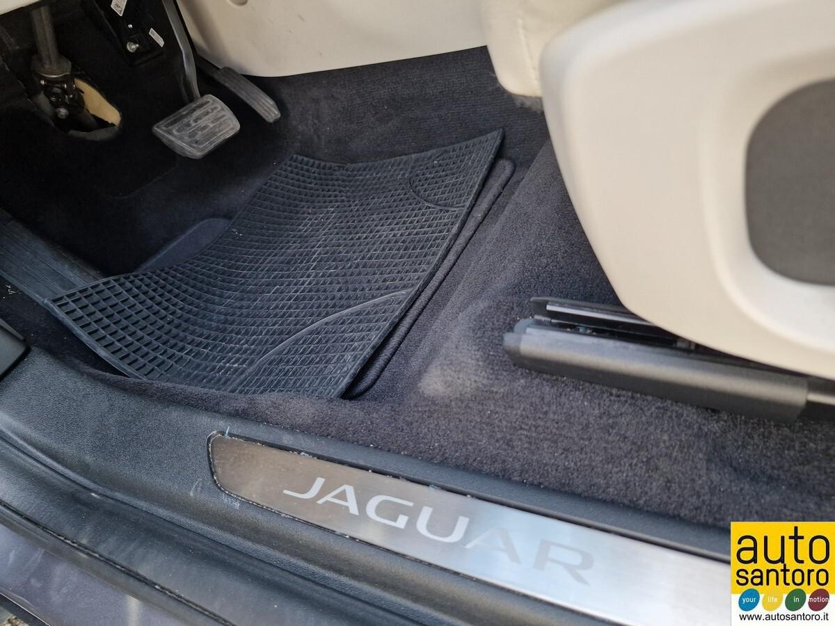 JAGUAR E- PACE 2.0 MILD-HYBRID 4WD R-DYNAMIC S