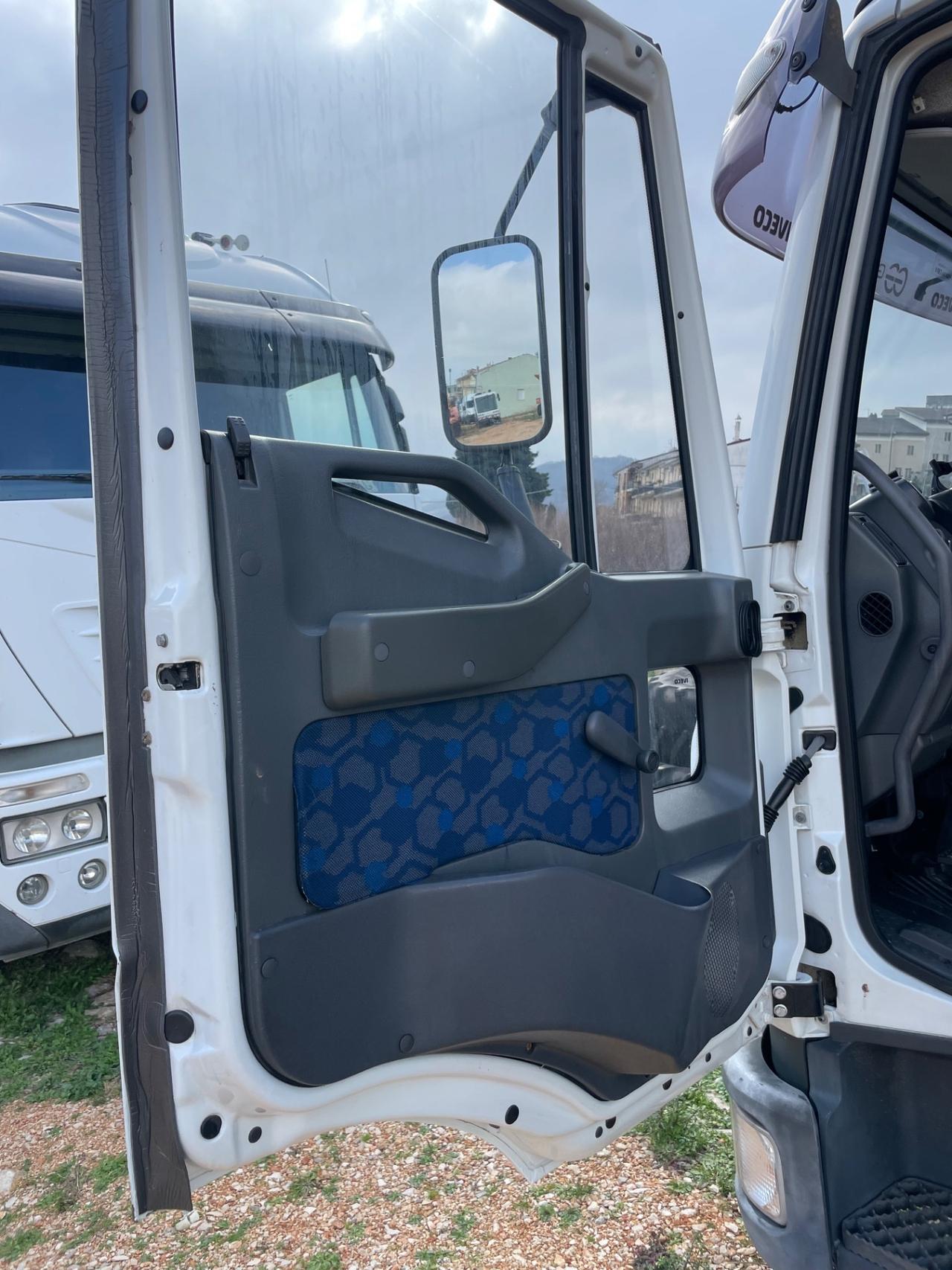 Iveco Eurocargo 75 E 15 con sponda