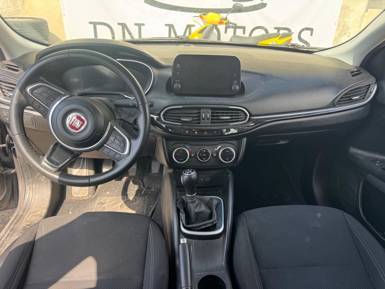 Fiat Tipo 1.3 Mjt anno 2022 motore ok carrozzeria da vedere