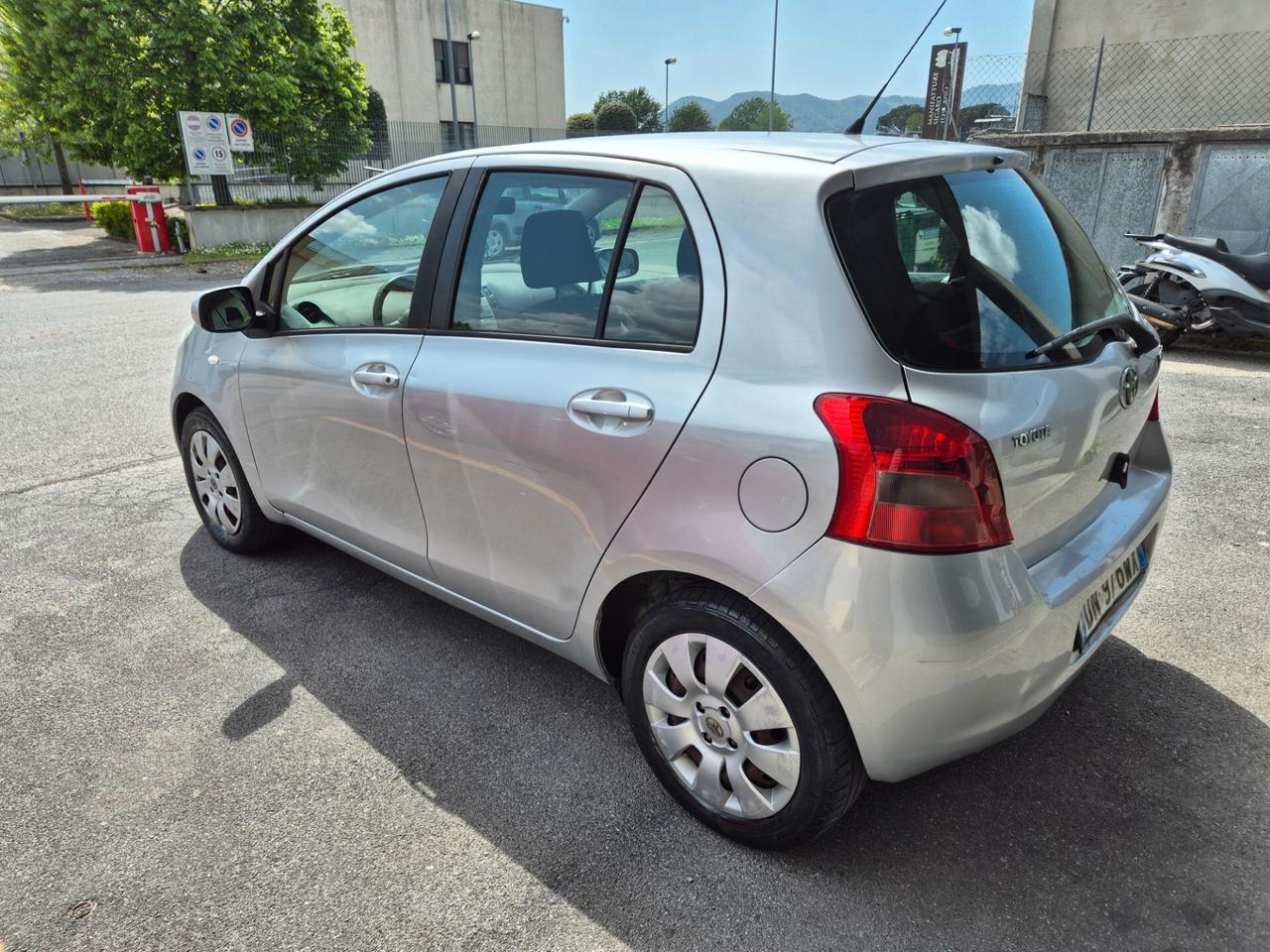 Toyota Yaris 1.0 5 porte Sol POCHISSIMI KM