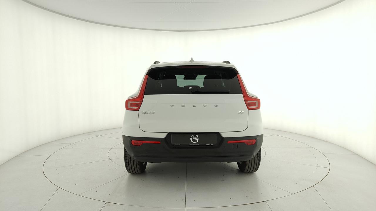 VOLVO XC40 - XC40 2.0 d3 Momentum awd geartronic