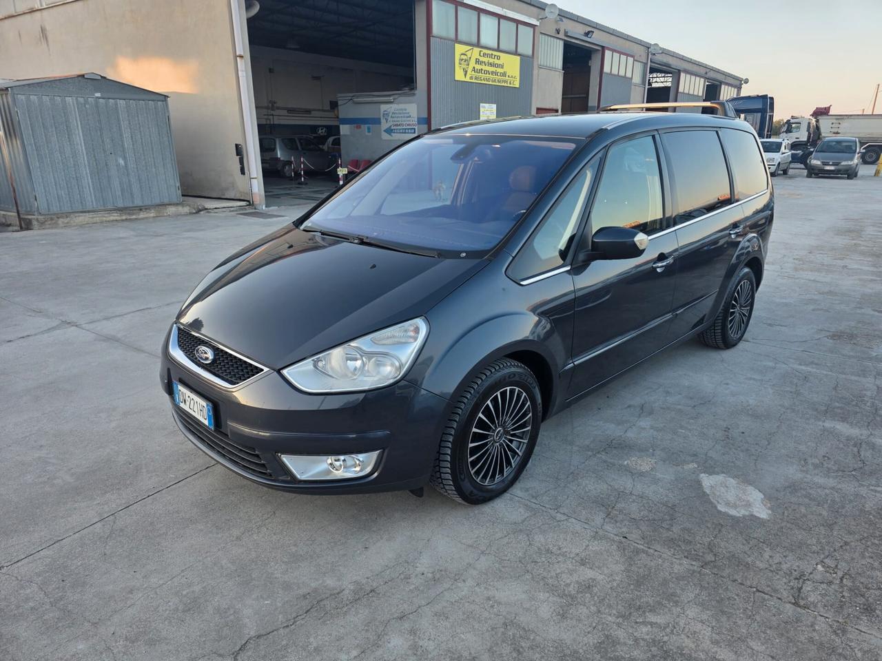 Ford Galaxy 2.0 TDCi 140 CV Ghia - 2009 7 POSTI