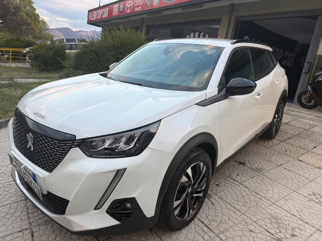 Peugeot 2008 BlueHDi cambio automatico permute e finanziamenti