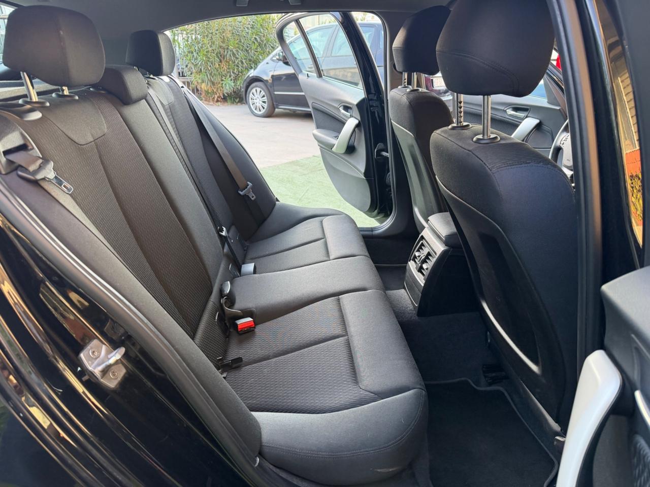 Bmw 116 116d 5p. Urban