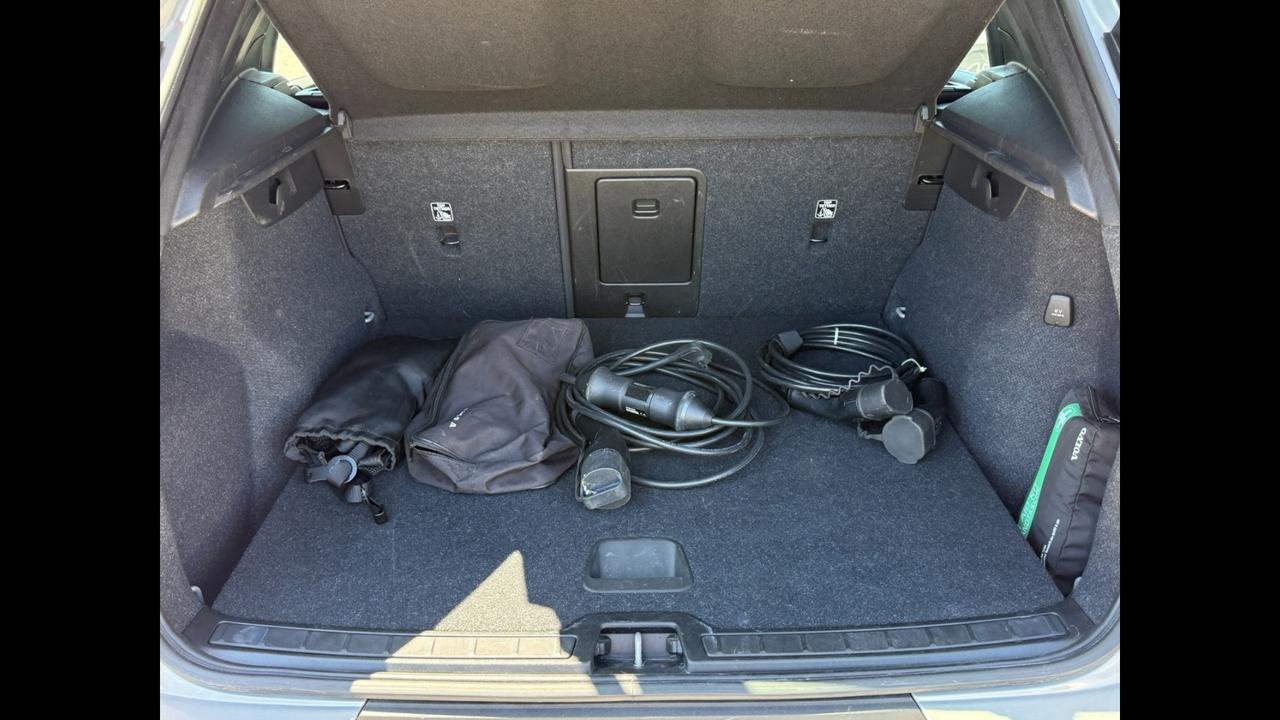 VOLVO XC40 2023 - XC40 1.5 t4 recharge phev Core auto