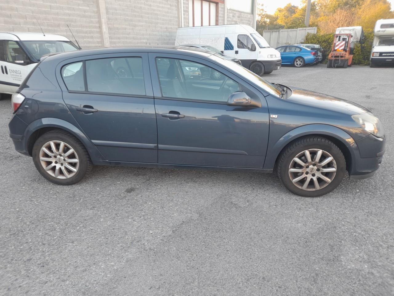Opel Astra 1.7 CDTI 101CV 5 porte Enjoy