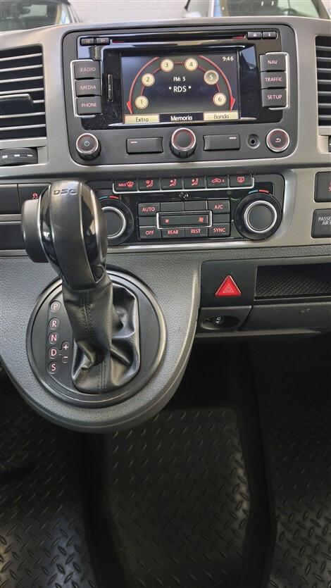 Volkswagen T5 Caravelle 2.0 BiTDI 180CV DSG Comfortline