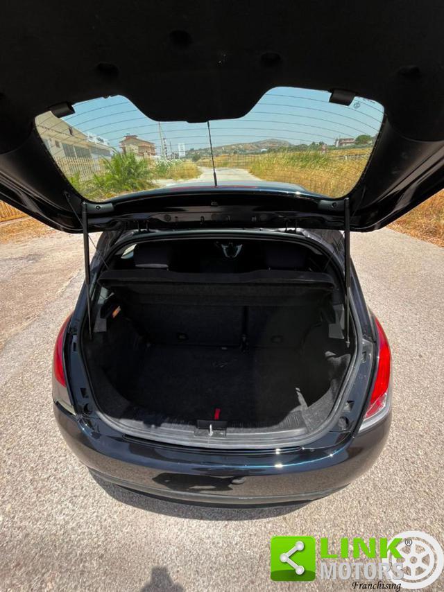 LANCIA Ypsilon 1.3 MJT 75 CV Unyca