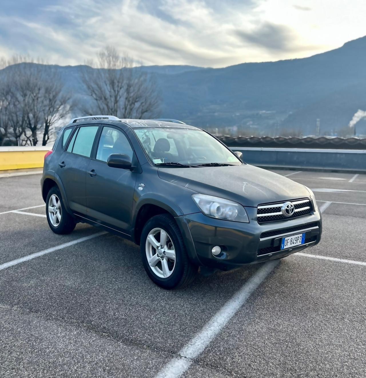 Toyota RAV 4 RAV4 2.2 D-4D 177 CV Luxury