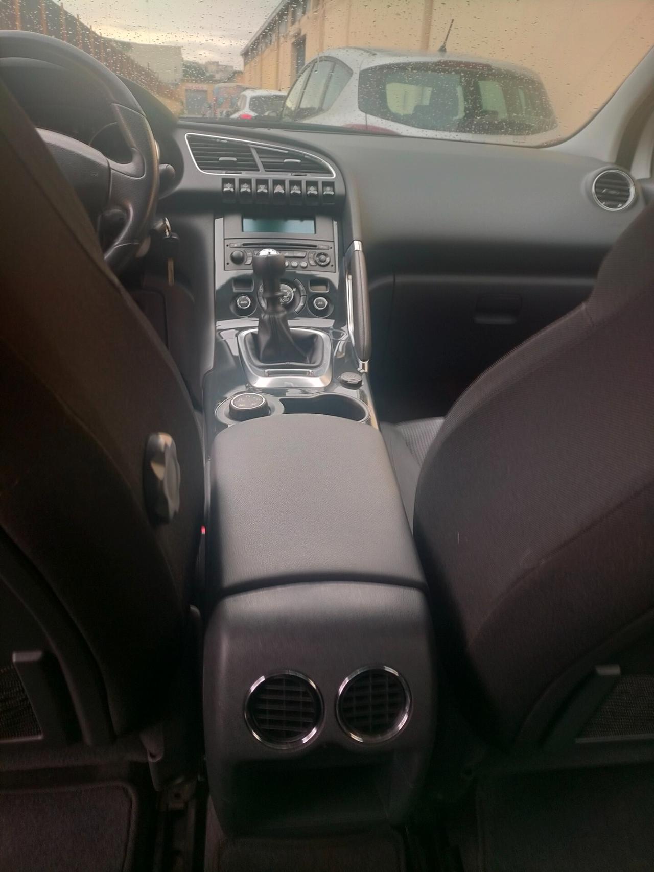 Peugeot 3008 1.6 HDi 112CV Outdoor