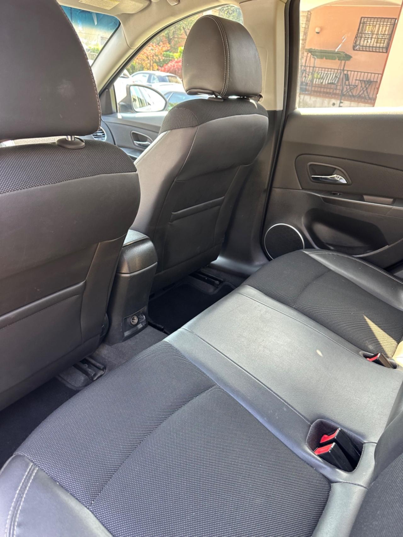 Chevrolet CRUZE 1.7 Diesel 5P LT KMCERT UNICOPR