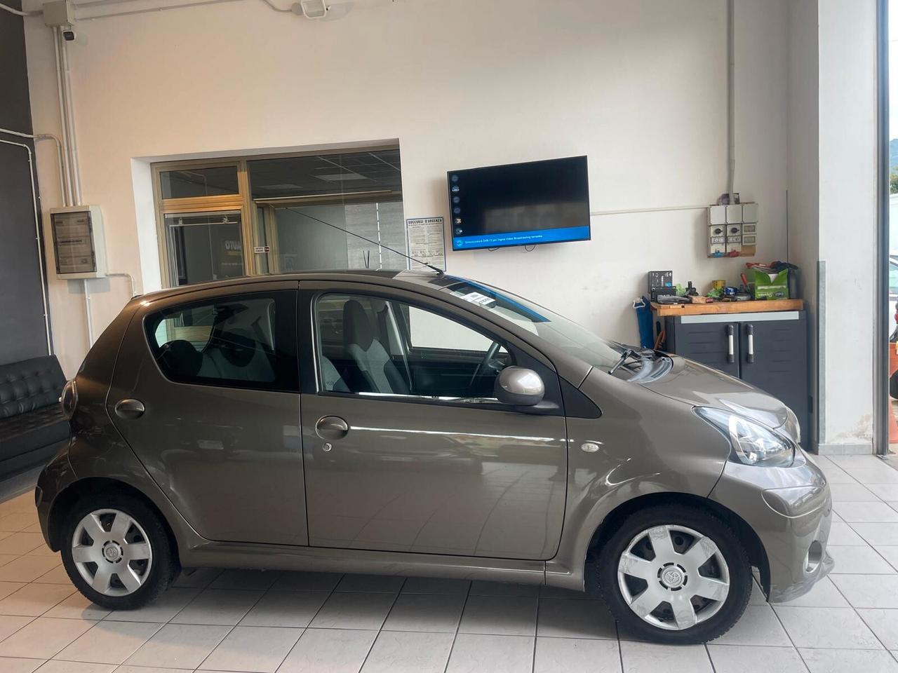 Toyota Aygo 1.0 12V VVT-i 5 porte Tobasco(X NEOPATENTATI)