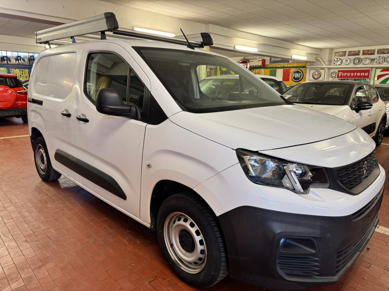 Peugeot Partner PureTech 110 S&S PC Furgone Pro