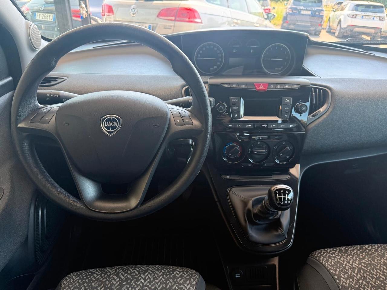 Lancia Ypsilon 1.0 FireFly 5 porte S&S Hybrid Ecochic Silver