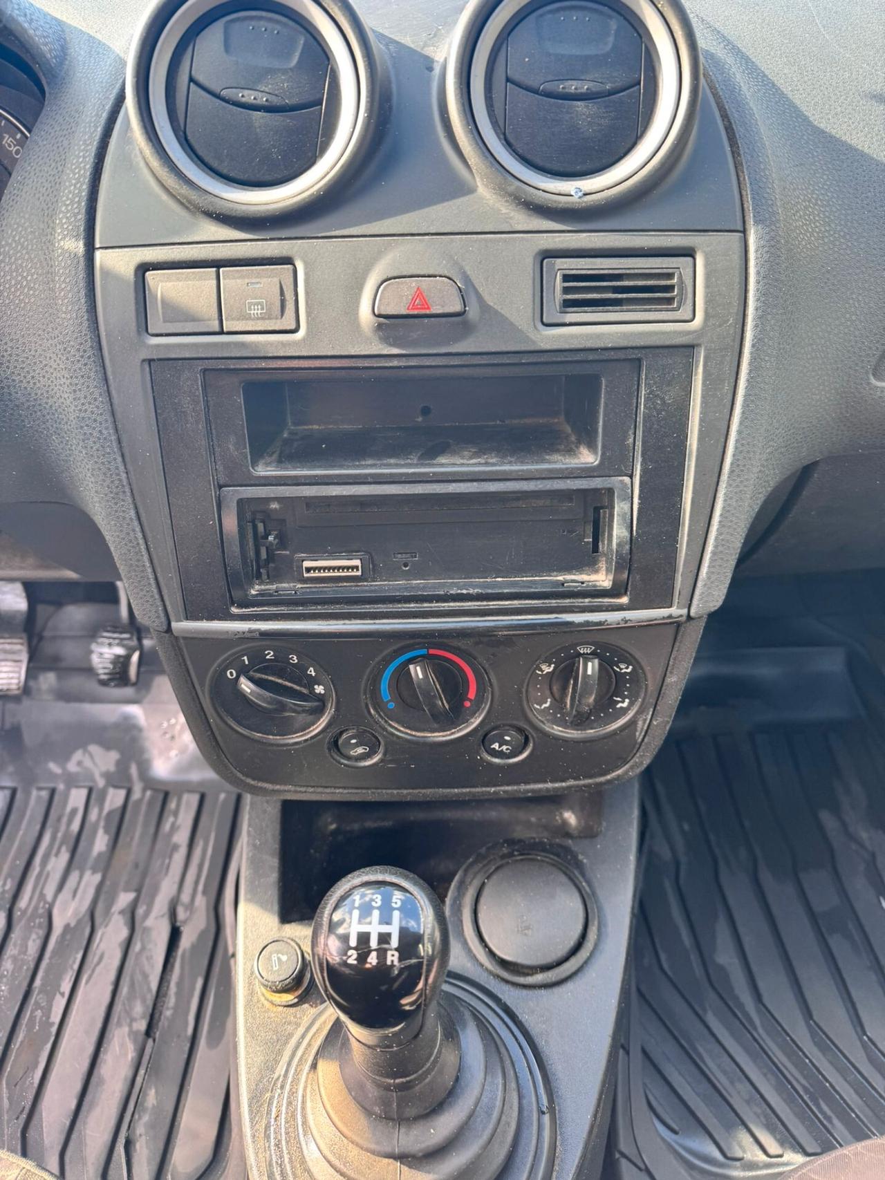 Ford Fiesta 1.4 TDCi 5p. Titanium