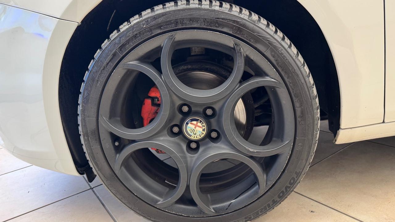 Alfa Romeo Giulietta 1.6 JTDm-2 105 CV Distinctive-2012