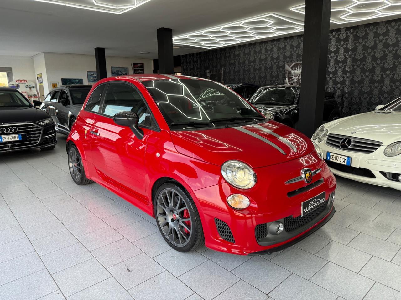 Abarth 695 ABARTH 695 TRIBUTO FERRARI 1.4 TURBO T-JET SERIE NUMERATA