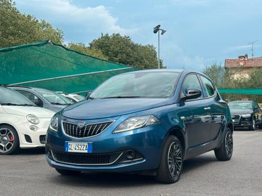 Lancia Ypsilon 1.0 FireFly 5 porte S&S Hybrid Silver