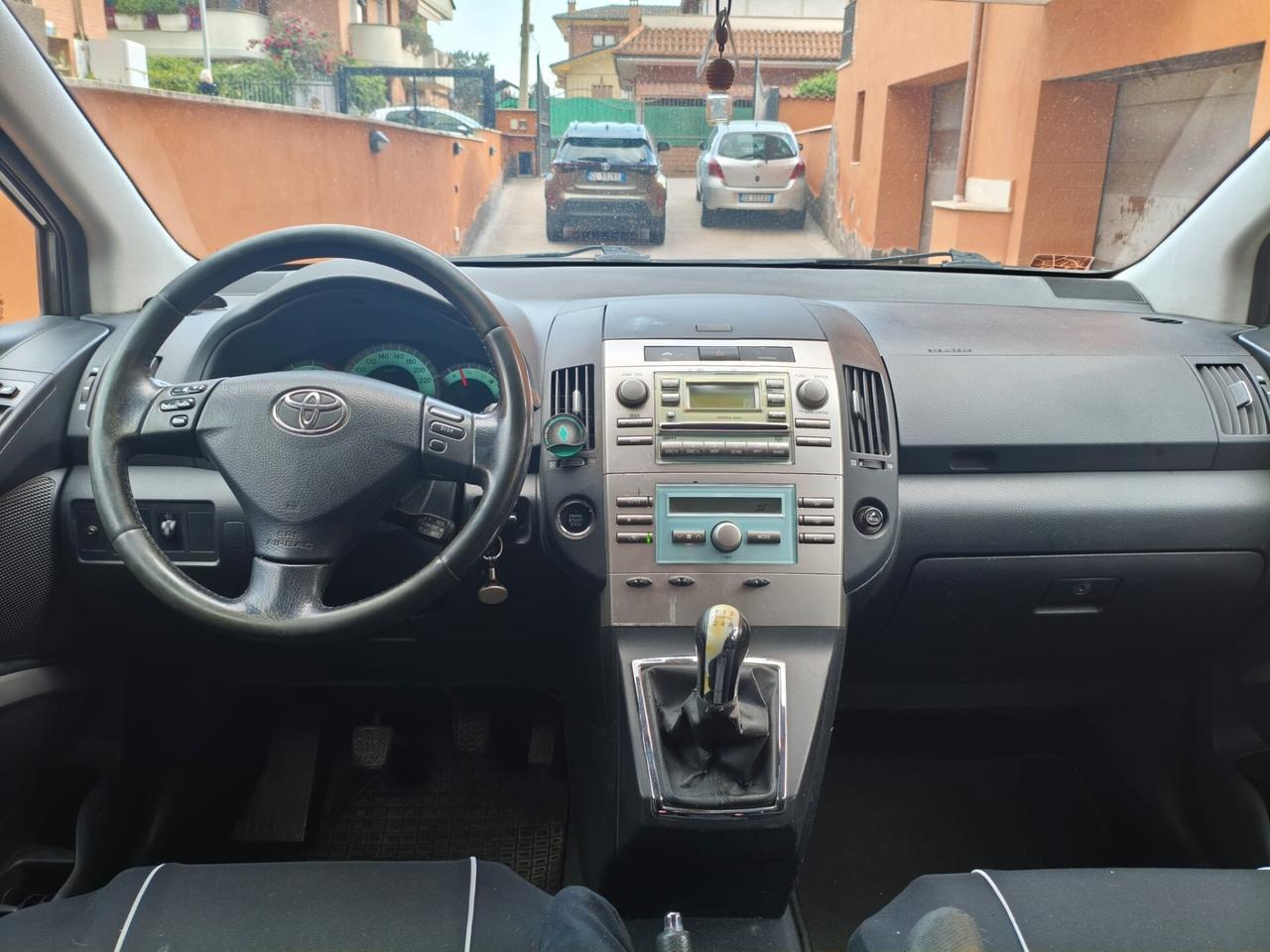Toyota Corolla Verso 2.0 16V D-4D